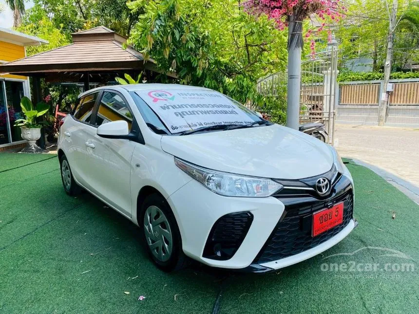 2022 Toyota YARIS Entry Hatchback
