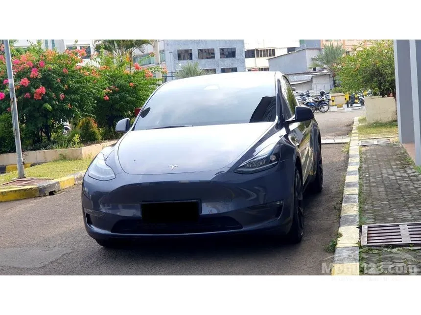 2022 Tesla Model Y Long Range SUV