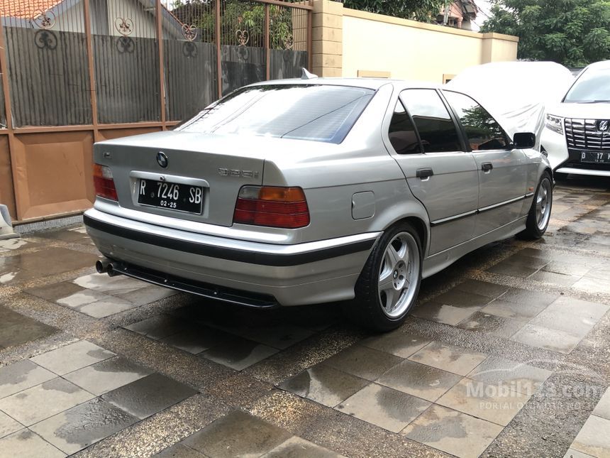 1998 BMW 323i E36 2.5 Sedan