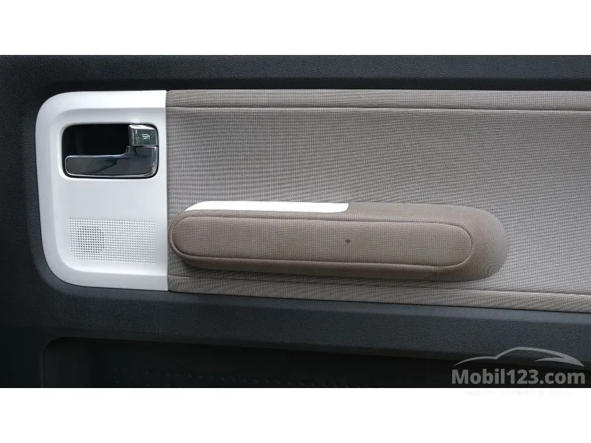 2022 Wuling Air EV Long Range Hatchback