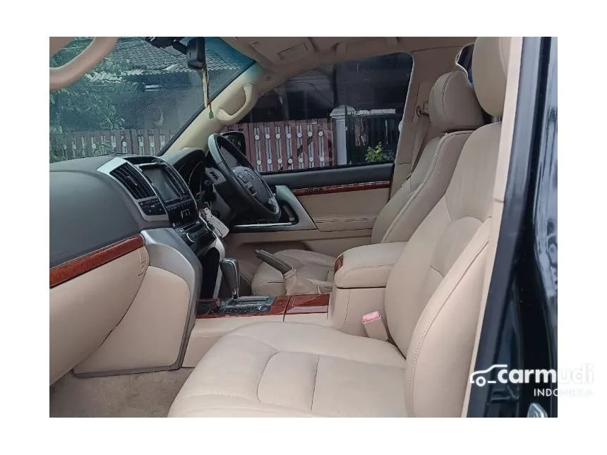 2012 Toyota Land Cruiser 200 Full spec SUV