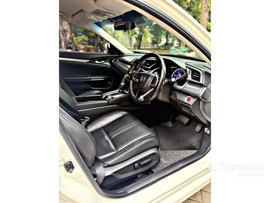 2018 Honda Civic ES Sedan