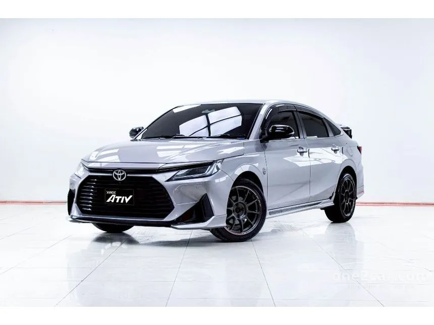 2022 Toyota Yaris Ativ Premium Luxury Sedan