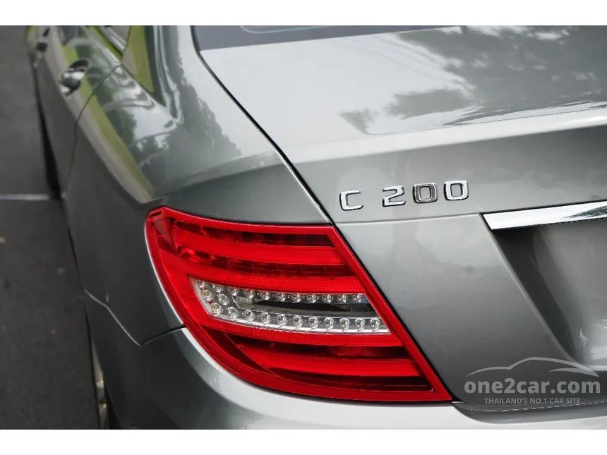 2012 Mercedes-Benz C200 CGI Elegance BlueEFFICIENCY Sedan