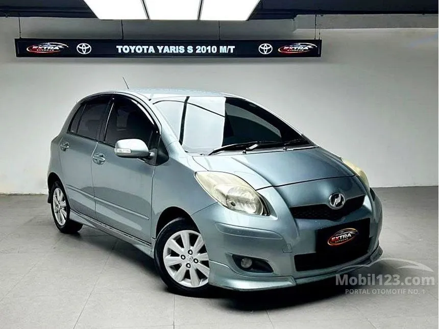 2010 Toyota Yaris S Hatchback