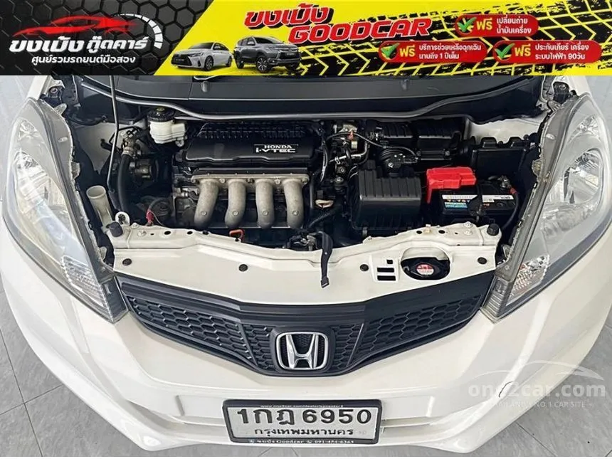 2012 Honda Jazz V i-VTEC Hatchback