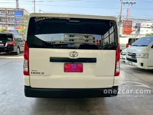 2022 Toyota HIACE 2.8 GL Van