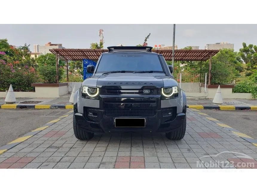 Jual Mobil Land Rover Defender 2021 110 P300 HSE Explorer Package 2.0 di DKI Jakarta Automatic SUV Abu