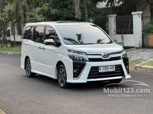 2018 Toyota Voxy 2.0 MPV