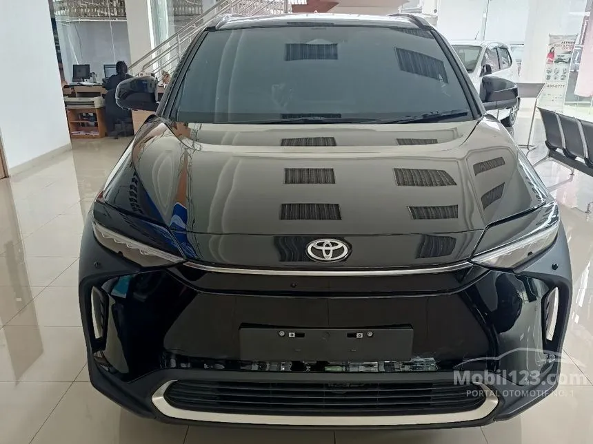 Jual Mobil Toyota BZ4X 2024 di Jawa Barat Automatic Wagon Hitam Rp 1.140.000.000