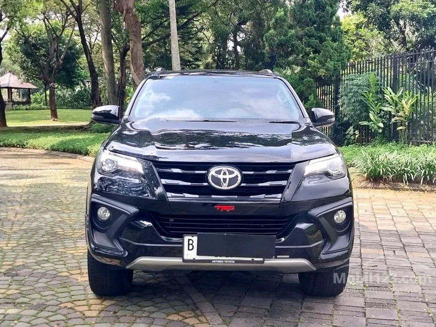 Jual Mobil Toyota Fortuner 2019 TRD 2.4 di Banten Automatic SUV Hitam Rp 405.000.000