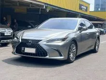 2022 Lexus ES 300h 2.5 Ultra Luxury Sedan