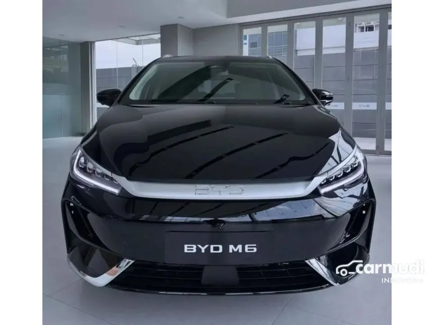 2026 BYD M6 Superior Captain 6-seater MPV