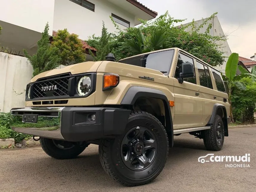 2025 Toyota Land Cruiser 70 GXL SUV