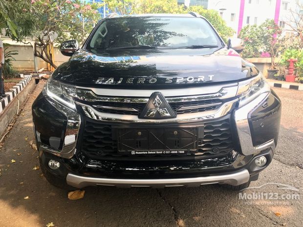 Mitsubishi Pajero Sport Dakar Rockford Fosgate Mobil bekas Mitsubishi Pajero Sport Dakar Rockford Fosgate Mobil bekas
