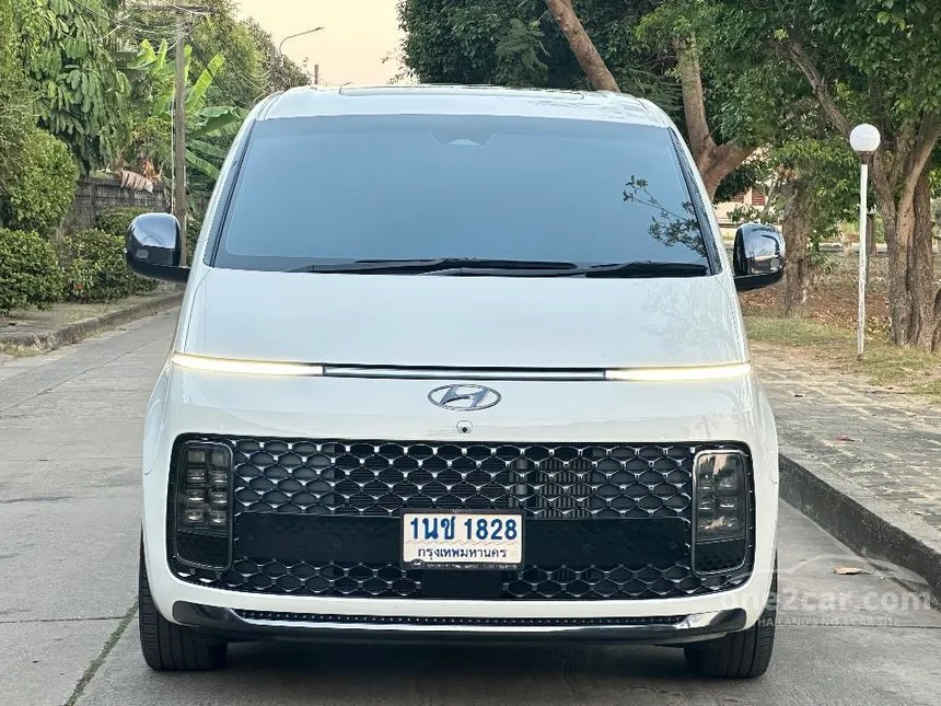 2022 Hyundai Staria Premium Van