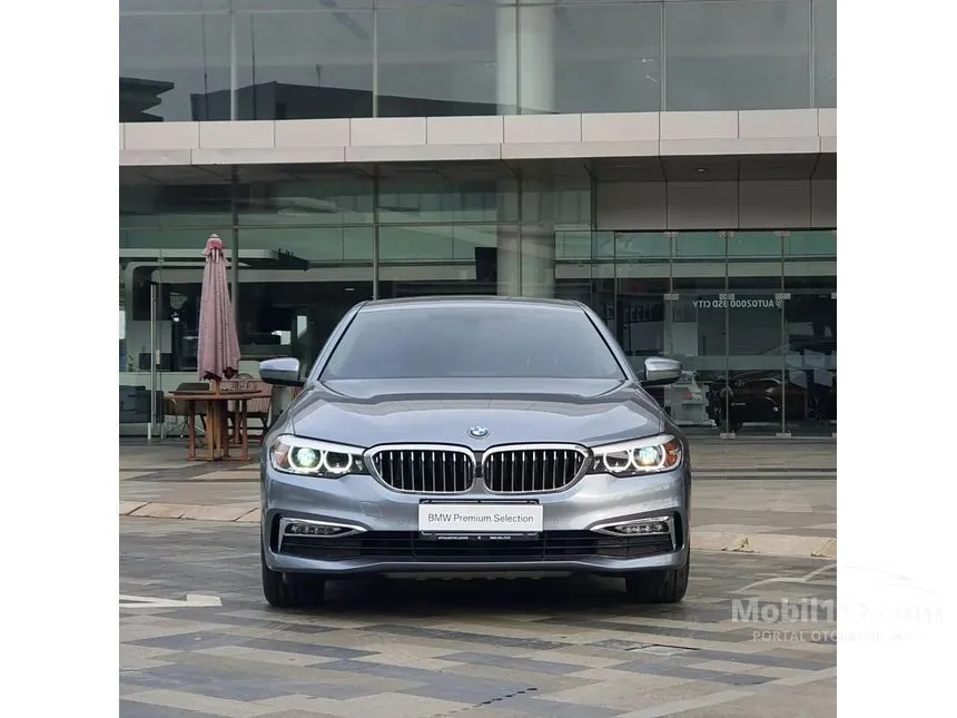 Jual Mobil BMW 530i 2018 Luxury 2.0 di DKI Jakarta Automatic Sedan Silver Rp 879.990.000