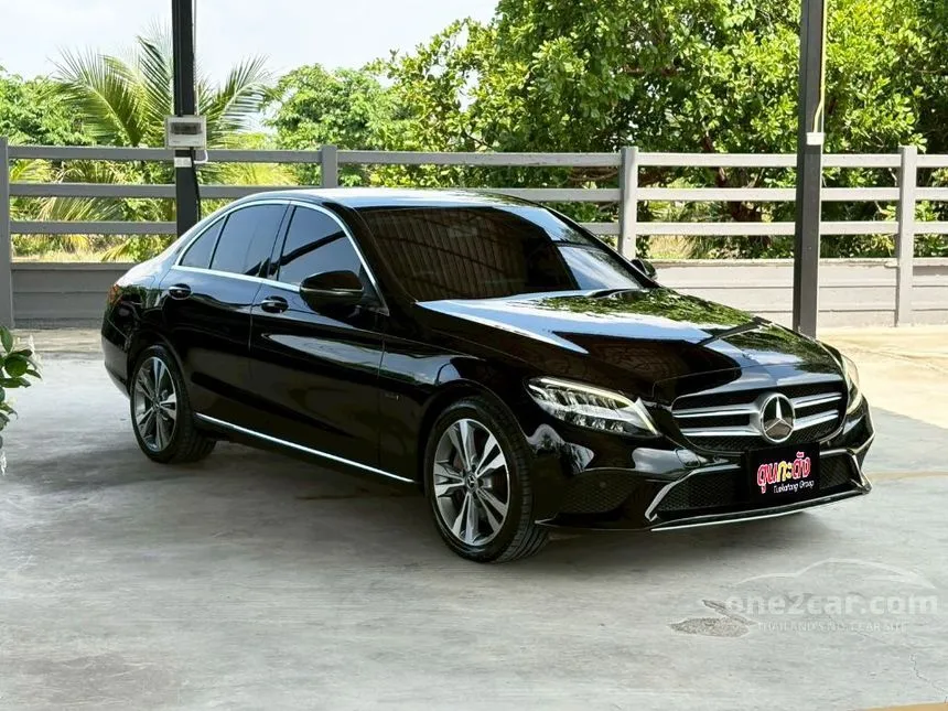 2020 Mercedes-Benz C300 e Avantgarde Sedan