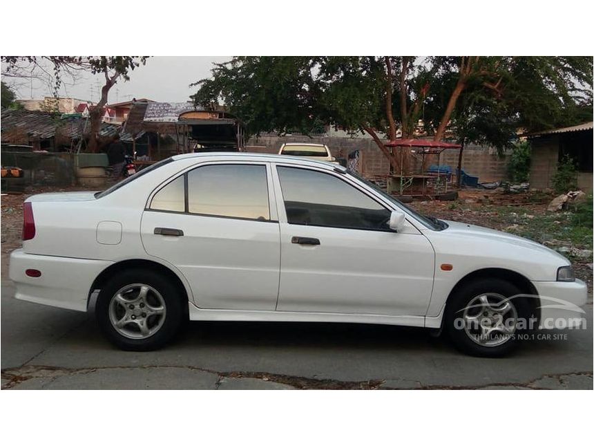 Mitsubishi Lancer 2001 Glxi 1.6 In กรุงเทพและปริมณฑล Manual Sedan สีขาว 