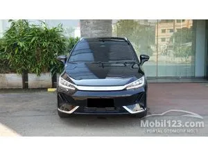 2025 BYD M6 Superior Captain 6 Seater MPV
