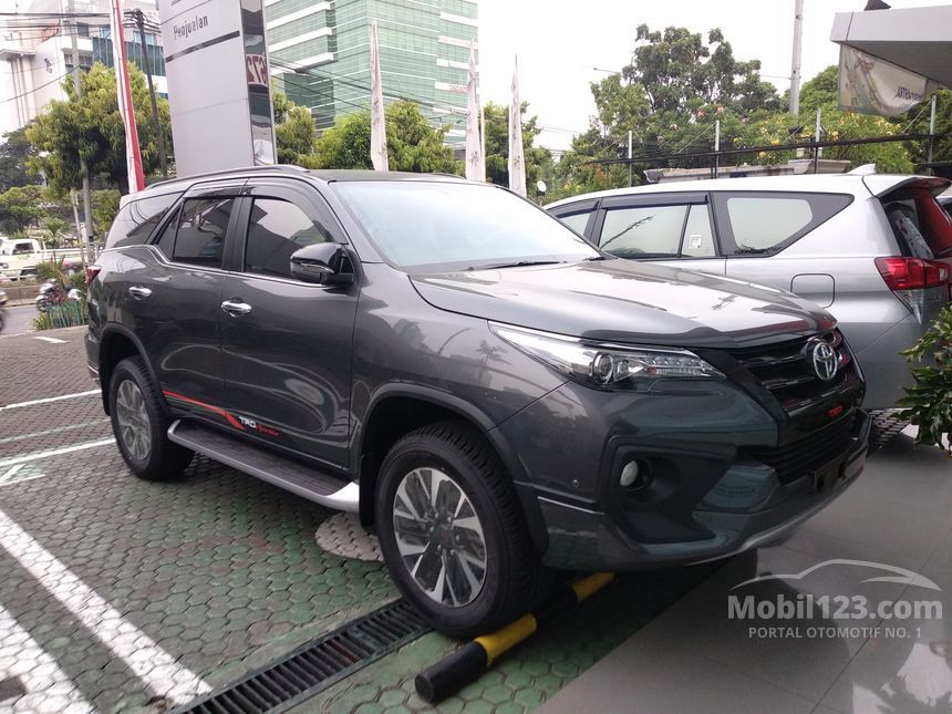 Jual Mobil Toyota Fortuner 2019 TRD 2.4 di DKI Jakarta 