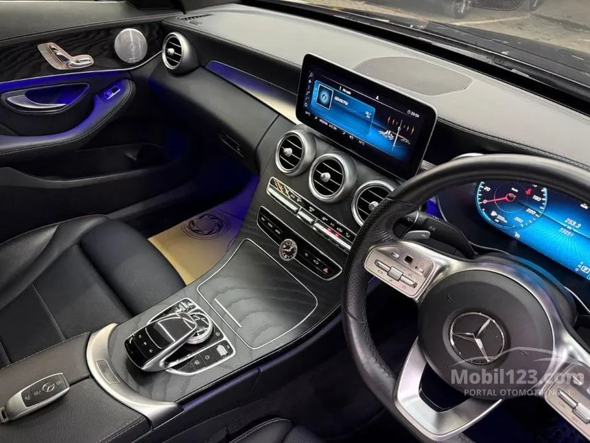 2019 Mercedes-Benz C300 AMG Line Sedan