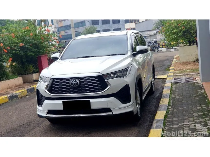 2024 Toyota Kijang Innova Zenix V HV (Premium Color) MPV