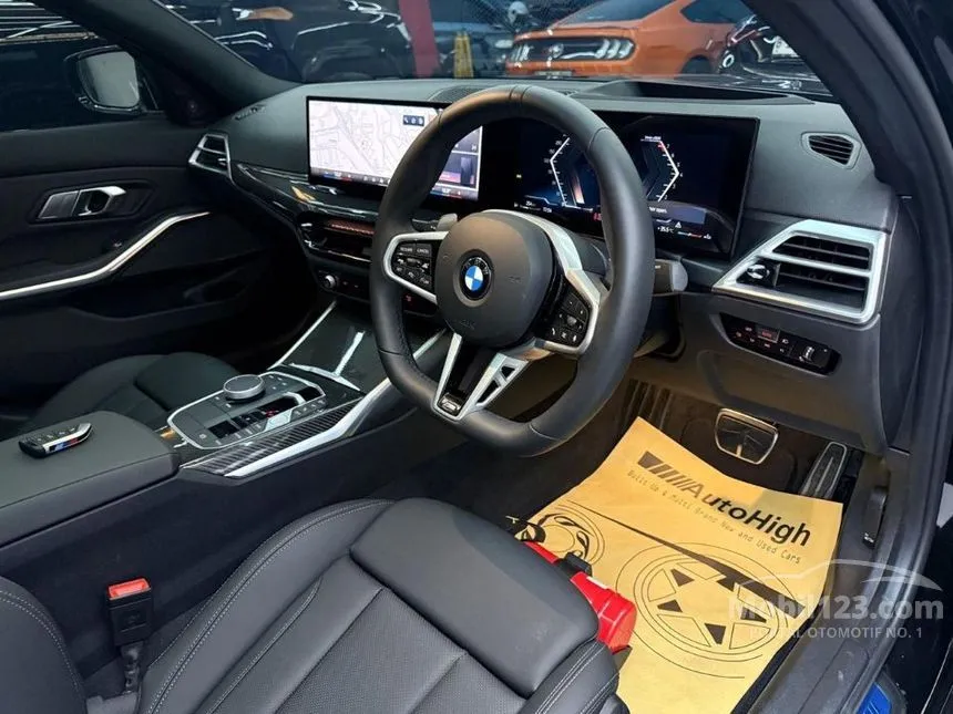 2025 BMW 330i M Sport Pro Sedan