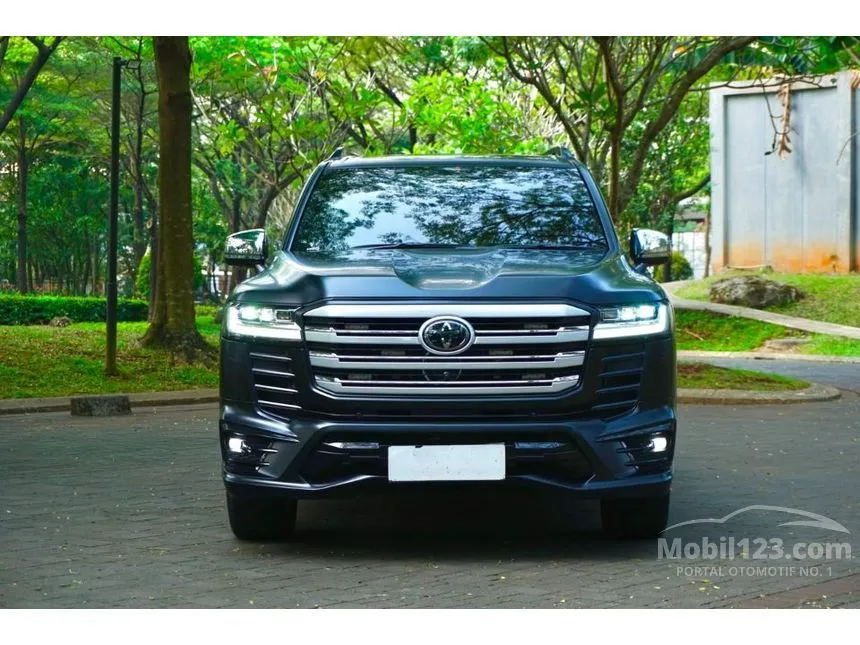 2024 Toyota Land Cruiser 300 VX-R SUV