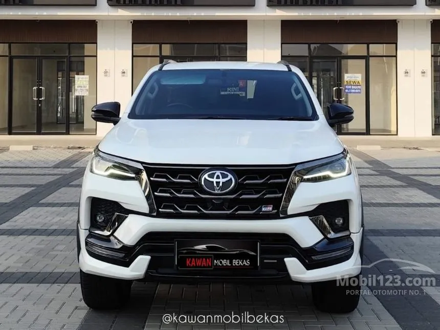 Jual Mobil Toyota Fortuner 2023 GR Sport 2.8 di DKI Jakarta Automatic SUV Putih Rp 550.000.000