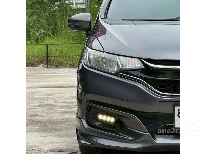 2017 Honda JAZZ V Hatchback