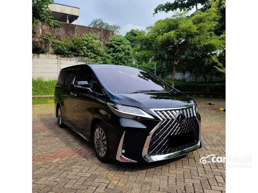 2023 Lexus LM 350h 7 Seater MPV