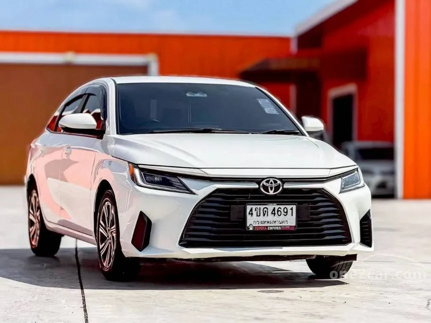2023 Toyota Yaris Ativ Smart Sedan