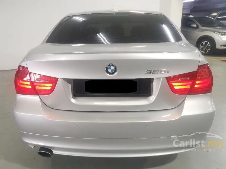 2011 BMW 320i Executive Sedan