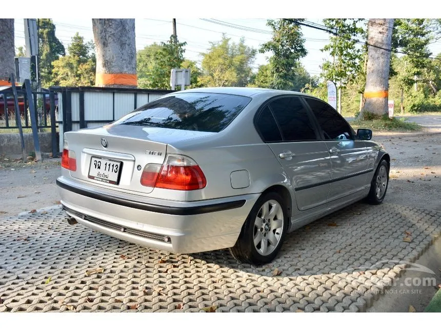 2002 BMW 318i Sedan