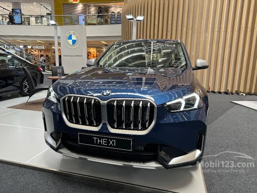 Jual Mobil BMW X1 2023 sDrive18i xLine 1.5 di DKI Jakarta Automatic SUV Biru Rp 970.000.000