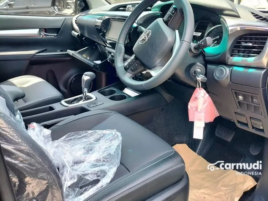 2025 Toyota Hilux V Pickup