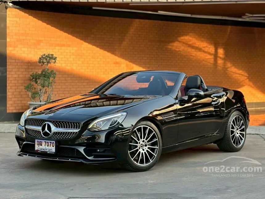 2018 Mercedes-Benz SLC300 AMG Dynamic Convertible