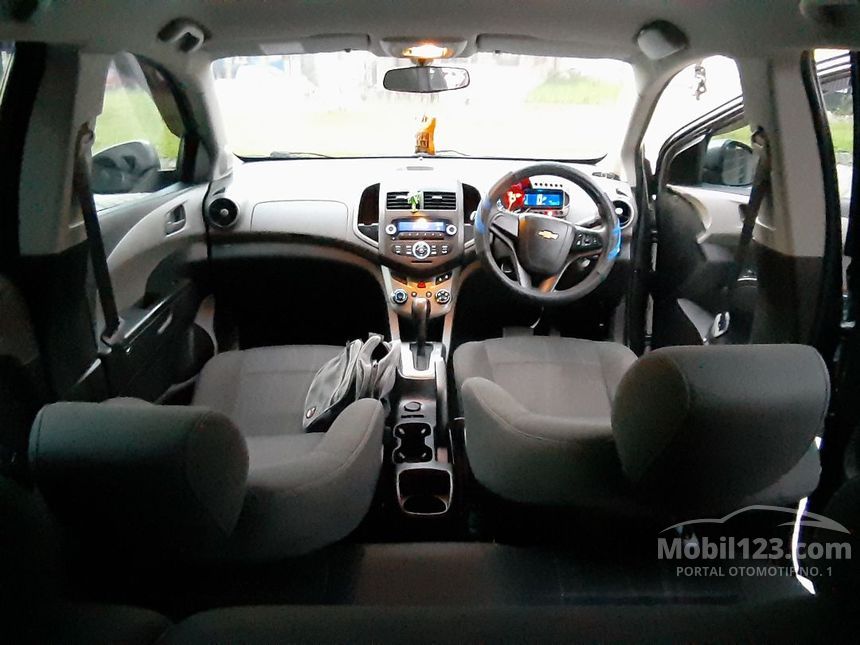 2014 Chevrolet Aveo LT Hatchback