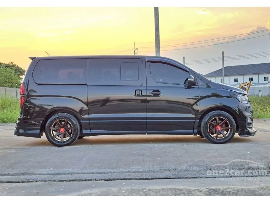 2023 Hyundai H-1 Elite Van
