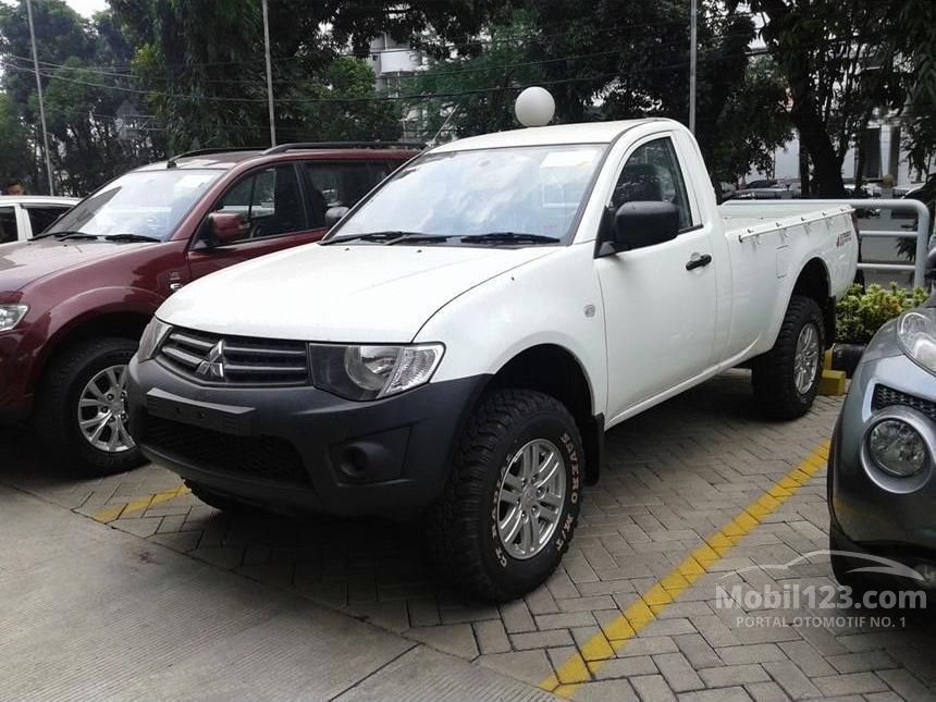 Jual Mobil Mitsubishi Strada Triton 2015 2.8L Double Cabin 