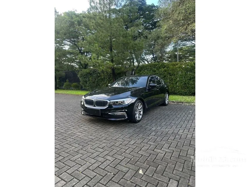 2018 BMW 520i Luxury Sedan