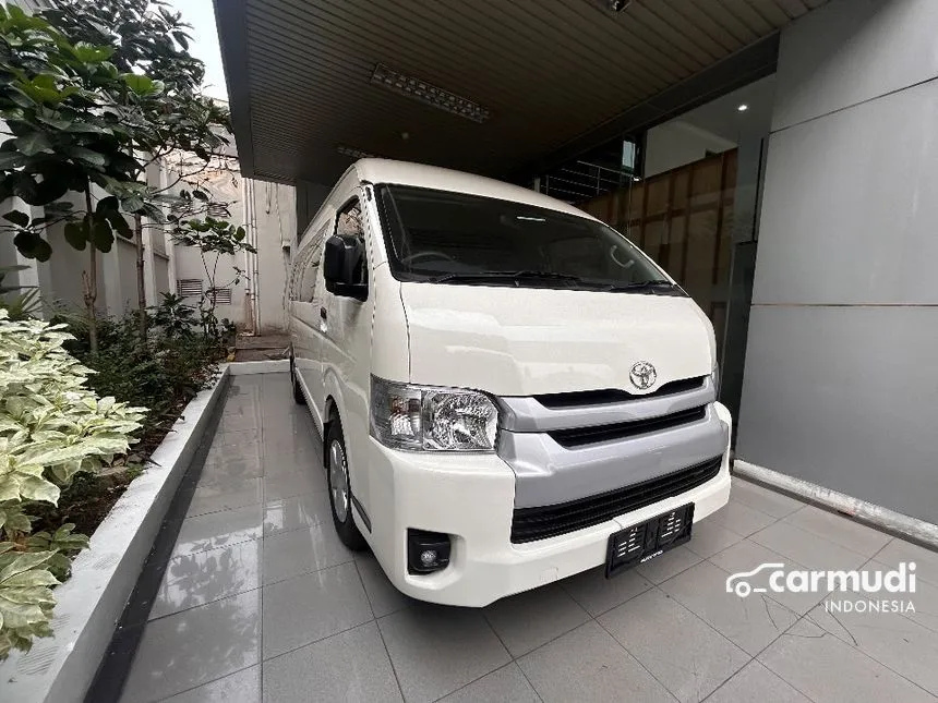 2024 Toyota Hiace Commuter Van Wagon