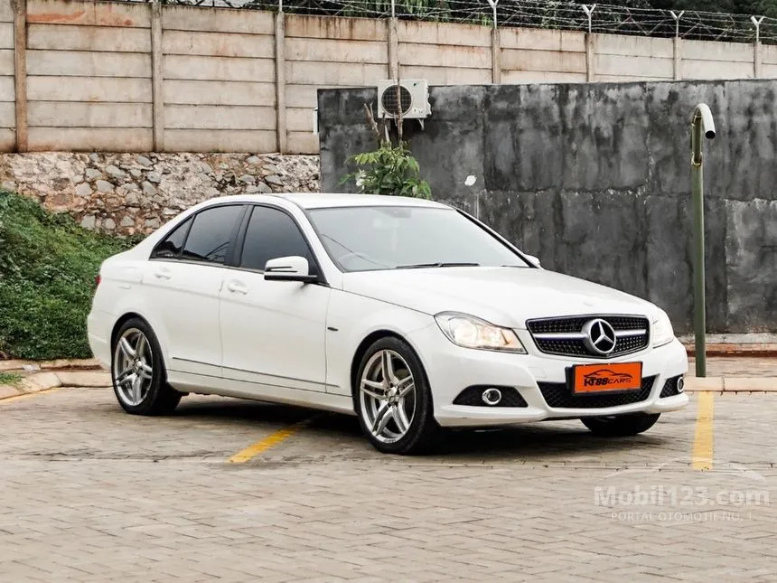 2013 Mercedes-Benz C200 CGI Sedan