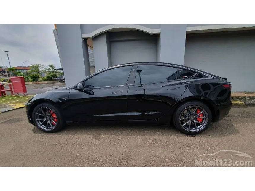 2021 Tesla Model 3 Standard Range Plus Sedan