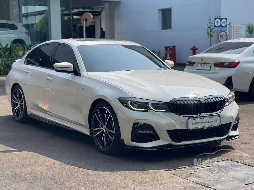 Jual Mobil BMW 330i 2022 M Sport 2.0 di DKI Jakarta Automatic Sedan ...