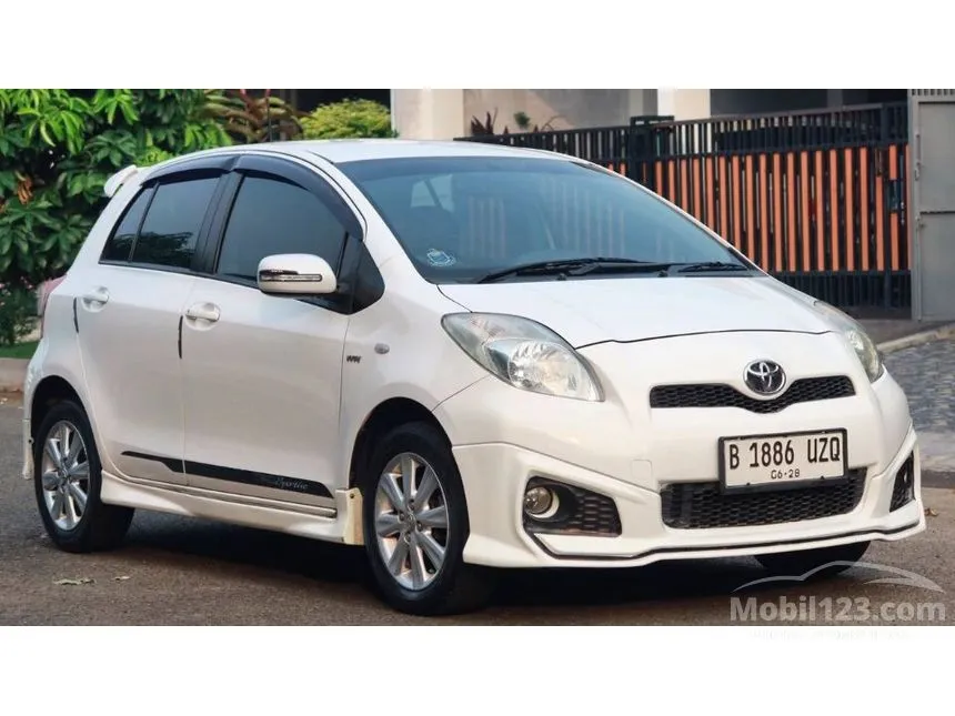 Jual Mobil Toyota Yaris 2013 J 1.5 di Banten Manual Putih Rp 110.000.000