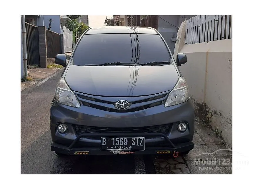 Jual Mobil Toyota Avanza 2014 E 1.3 di Jawa Tengah Manual MPV Abu
