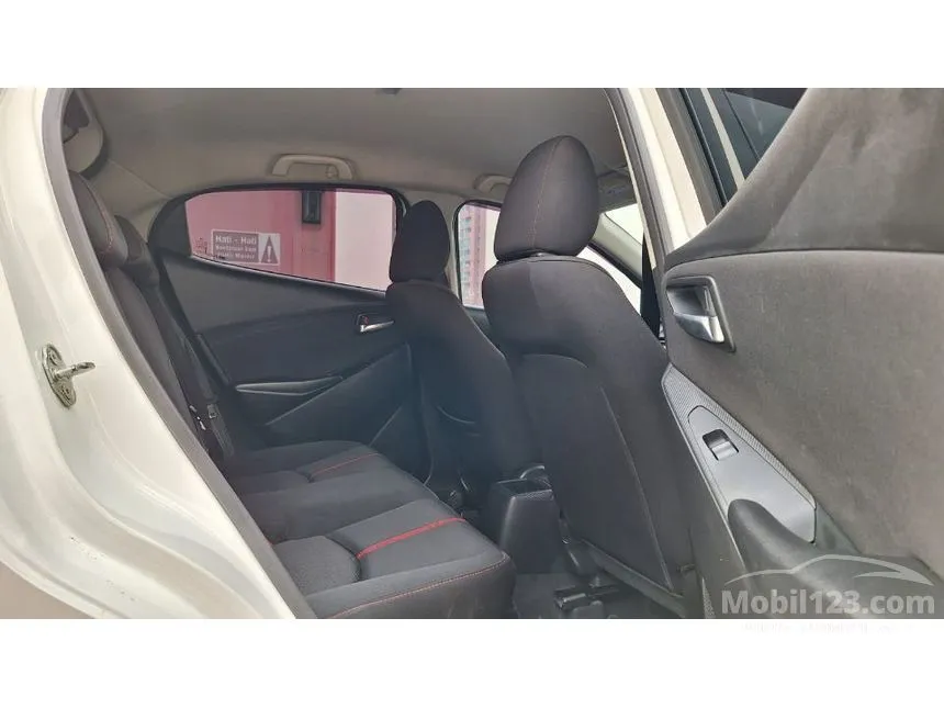 2015 Mazda 2 V Hatchback
