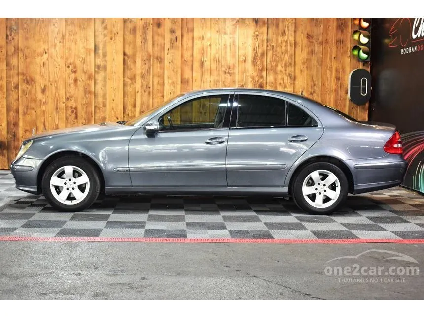 2006 Mercedes-Benz E200 Kompressor Elegance Sports Sedan